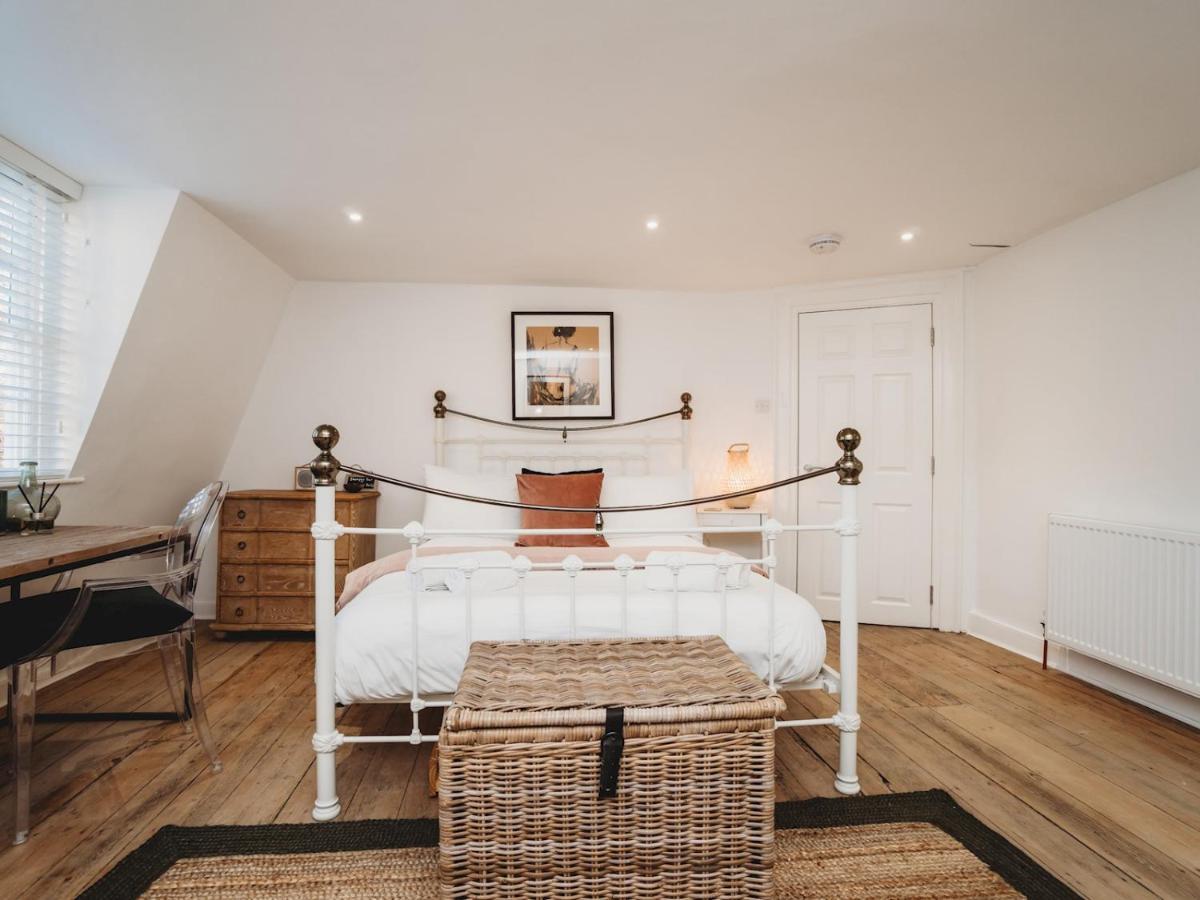 Pass The Keys Stylish 2 Bed Eco Flat In The Heart Of Bath Apartment Exterior photo