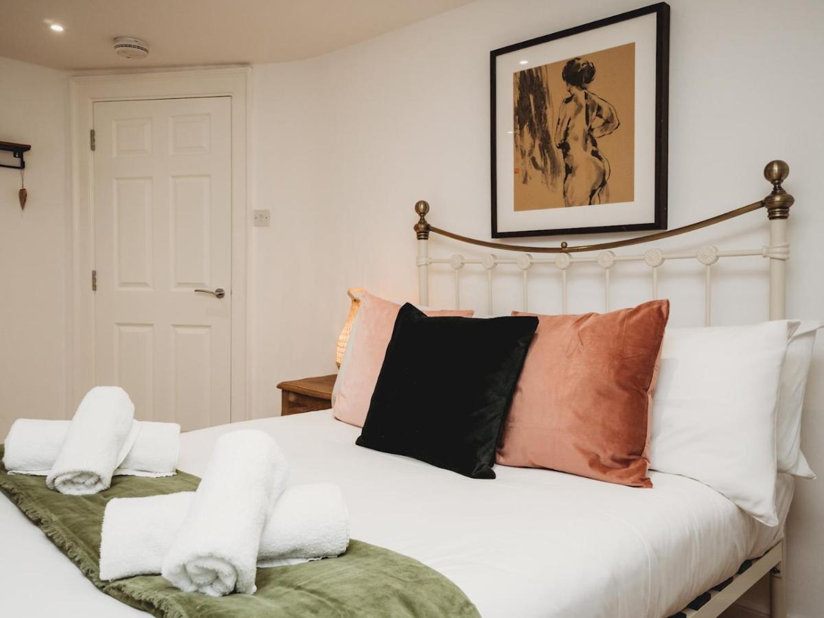 Pass The Keys Stylish 2 Bed Eco Flat In The Heart Of Bath Apartment Exterior photo
